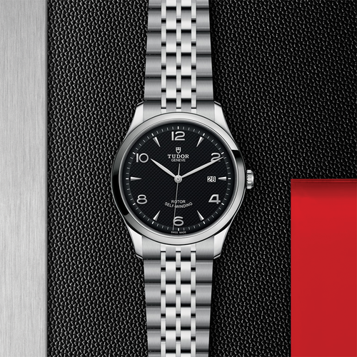 1926 41mm - Black on Bracelet