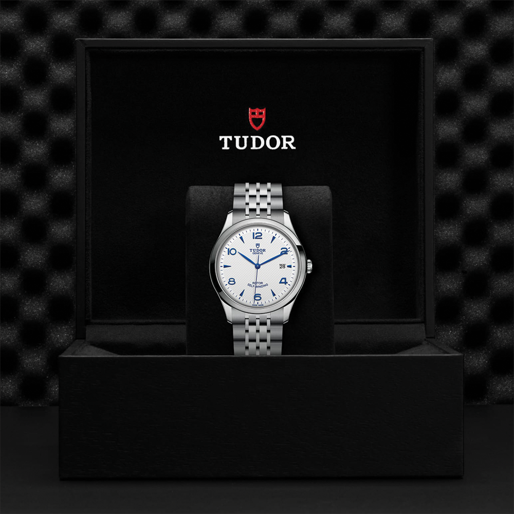 1926 41mm - Opaline on Bracelet