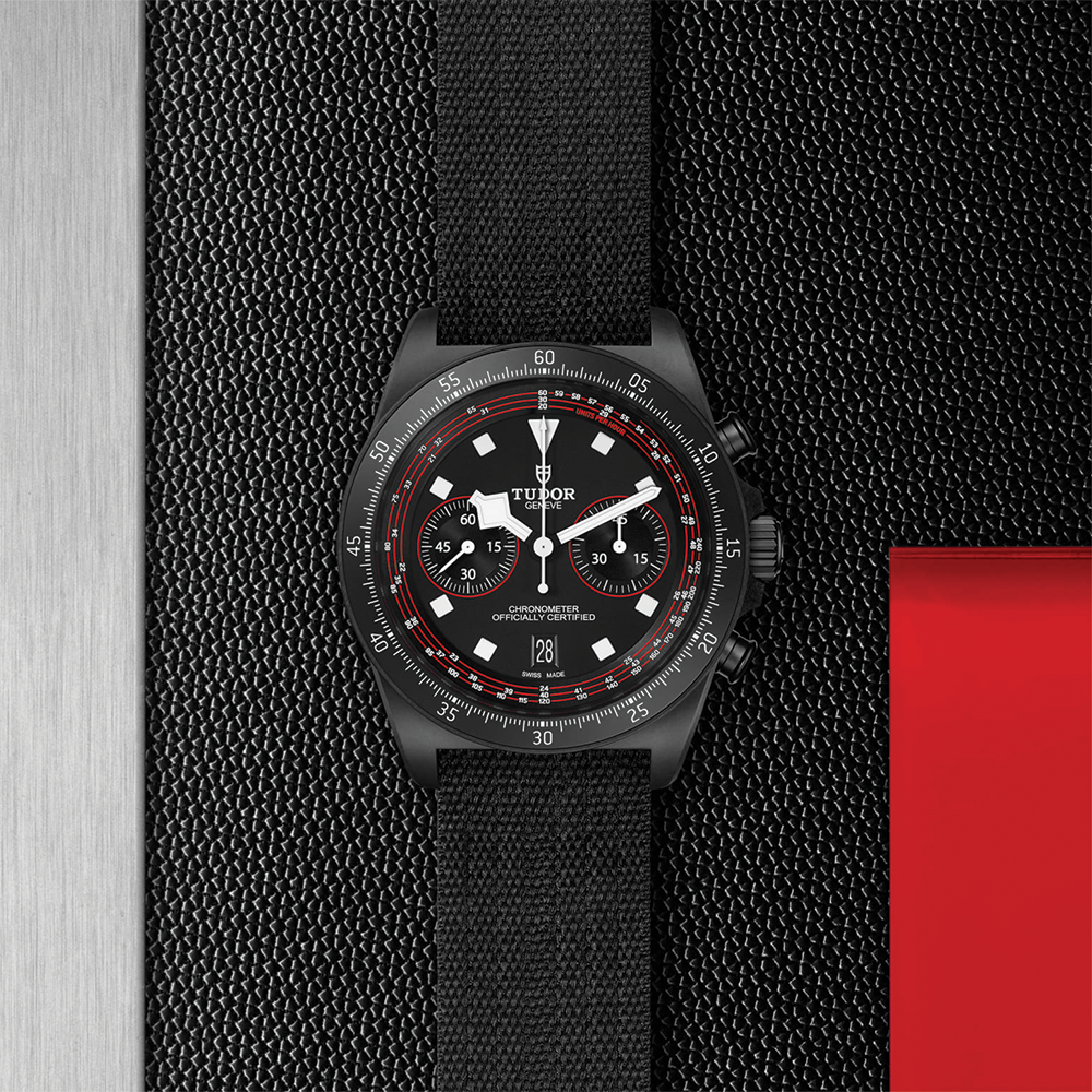 Pelagos FXD Chrono Carbon Composite 43mm - Black on Fabric Strap