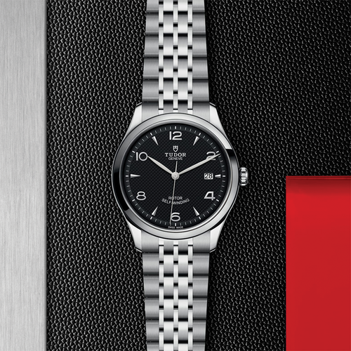 1926 39mm - Black on Bracelet