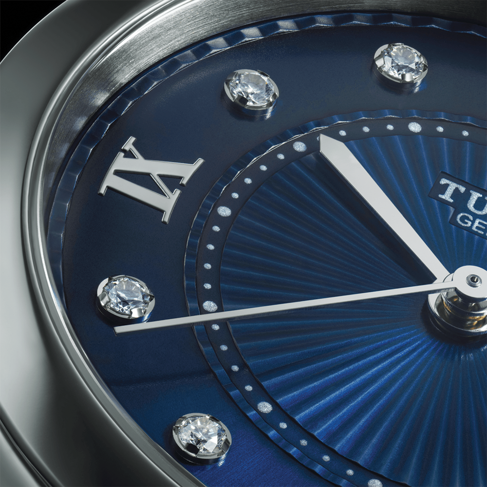 Clair de Rose 34mm - Blue on Bracelet