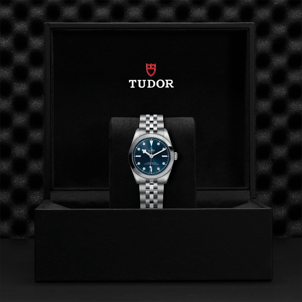 Black Bay One 31mm - Blue, Diamond-Set on Bracelet