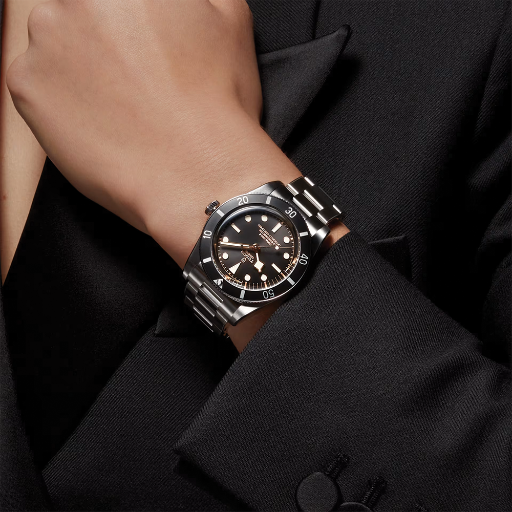 Black Bay 54 37mm - Black on Bracelet