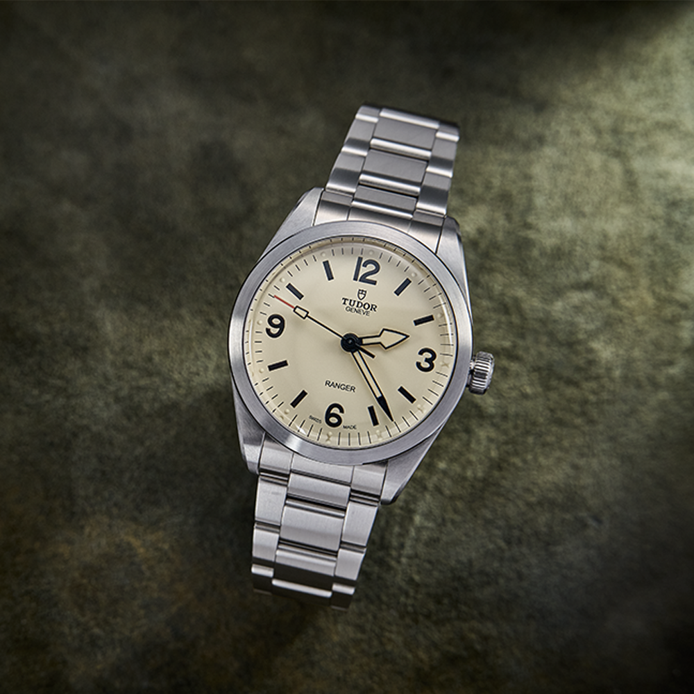Ranger 39mm - Beige on Bracelet
