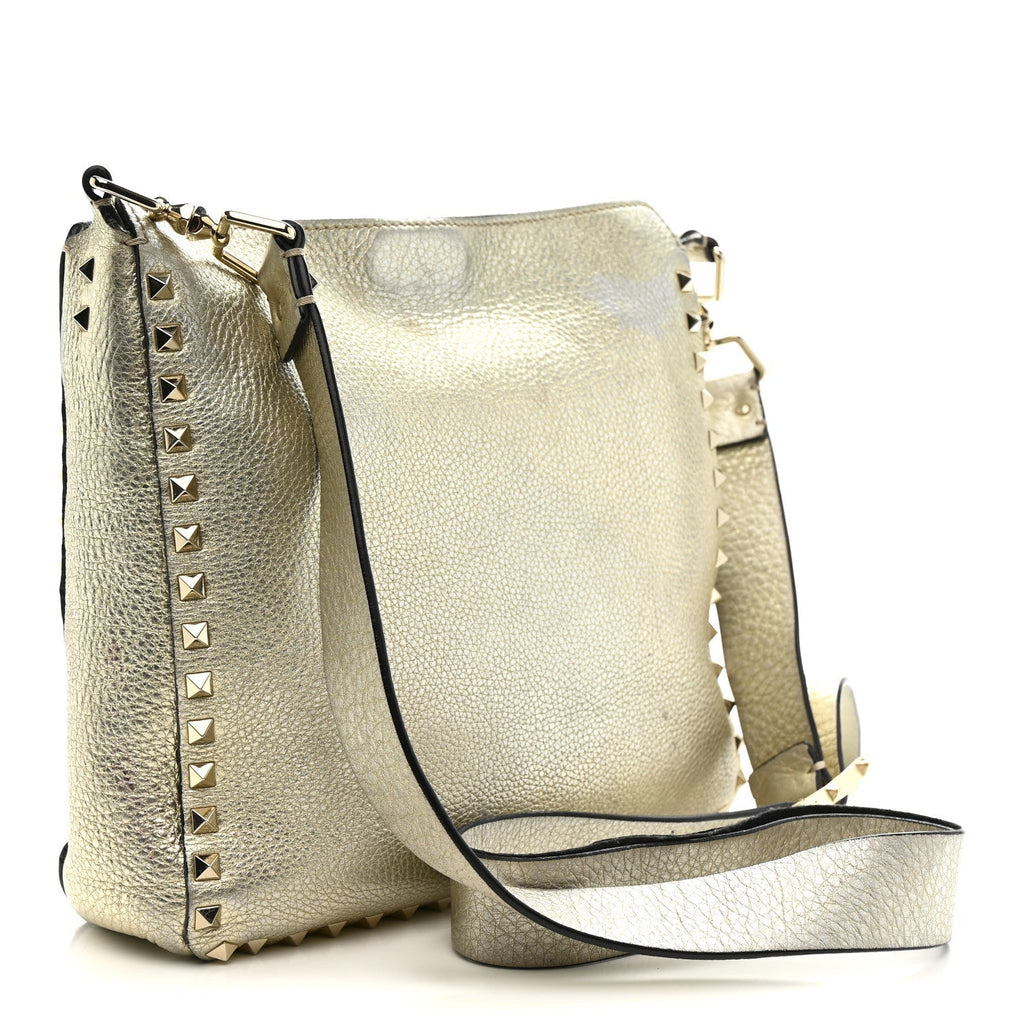 Metallic Pebbled Calfskin Small Rockstud Flip-Lock Messenger Bag Platino