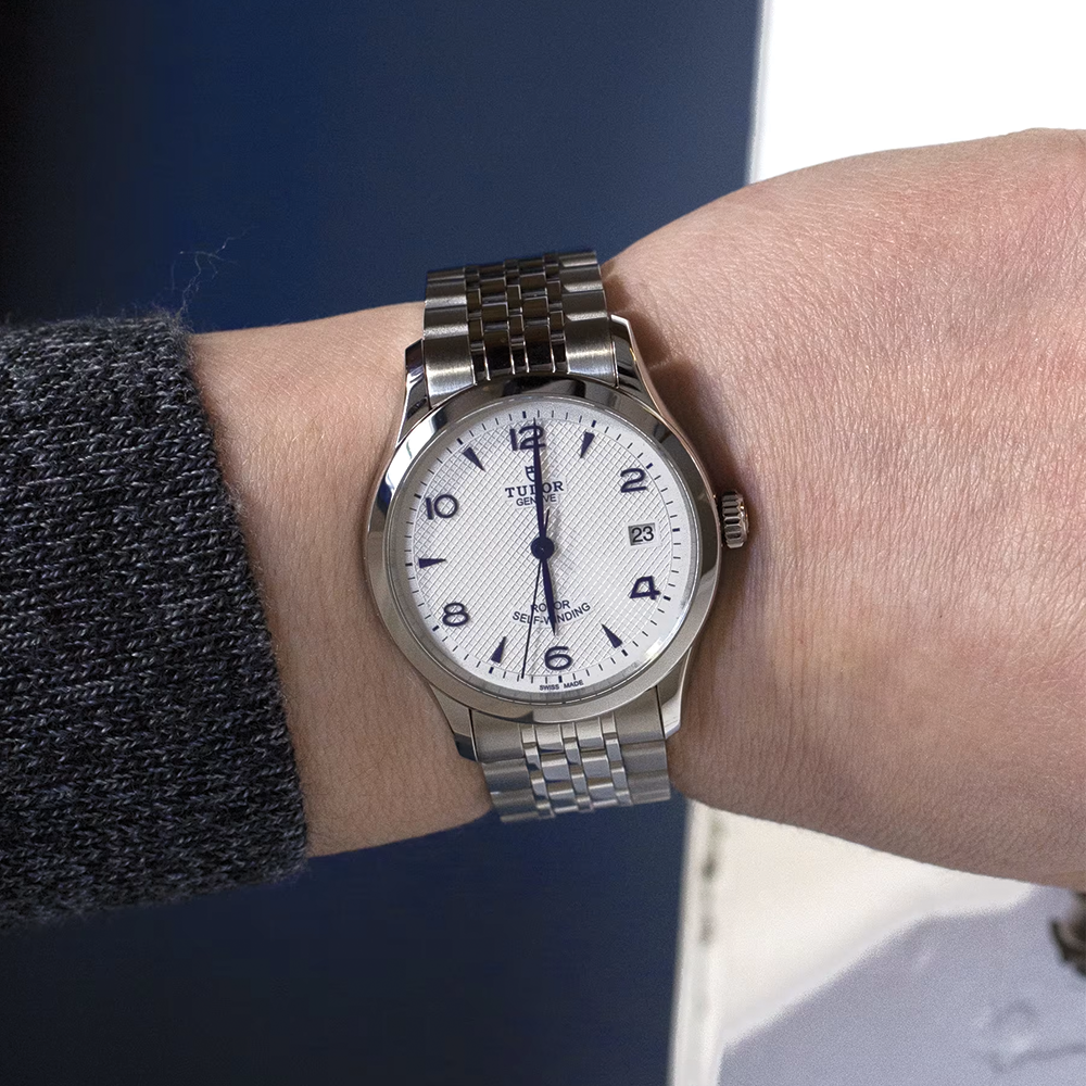 1926 36mm - Opaline on Bracelet