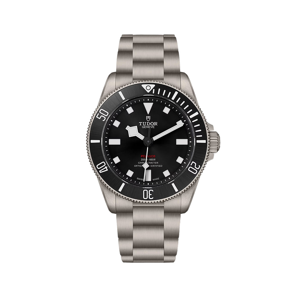 Pelagos Titanium 39mm - Black on Bracelet w/ Extra Rubber Strap