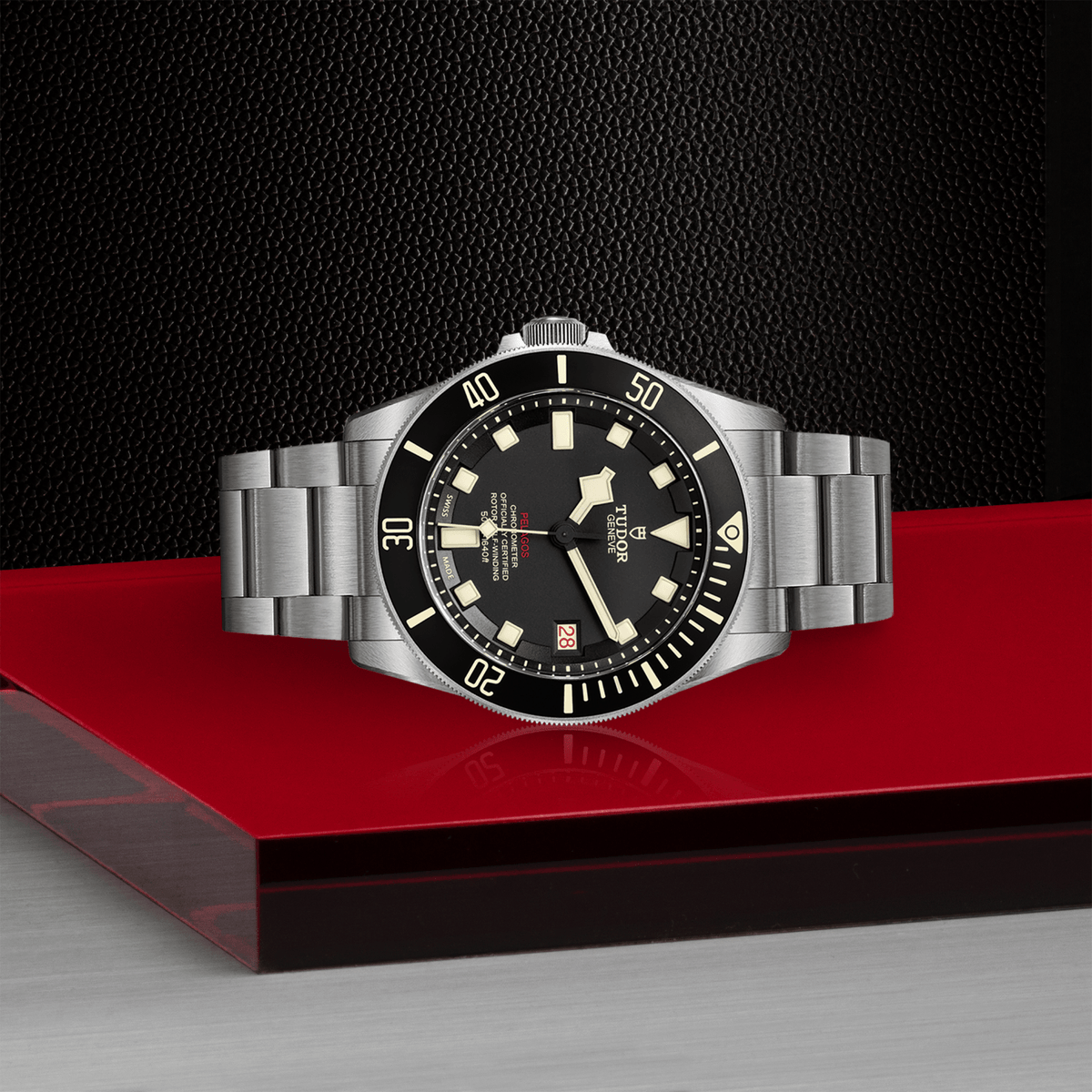Pelagos LHD Titanium 42mm - Black on Bracelet w/ Extra Rubber Strap